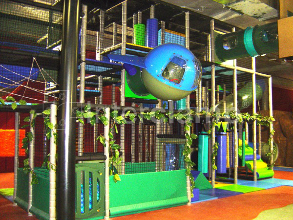 Soft play area featuring a multi-level structure built with Interclamp tube clamp fittings, providing a fun and secure space for kids to explore.